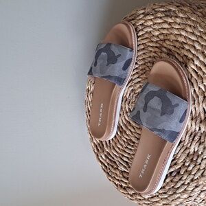 Trask Womens Sherry Metallic Pewter Camo Print Leather Slip-On Slide Sandals S-8